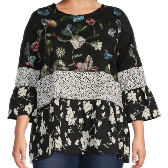 Calessa Embroidered Floral Top 2x NWT - Picture 2 of 7